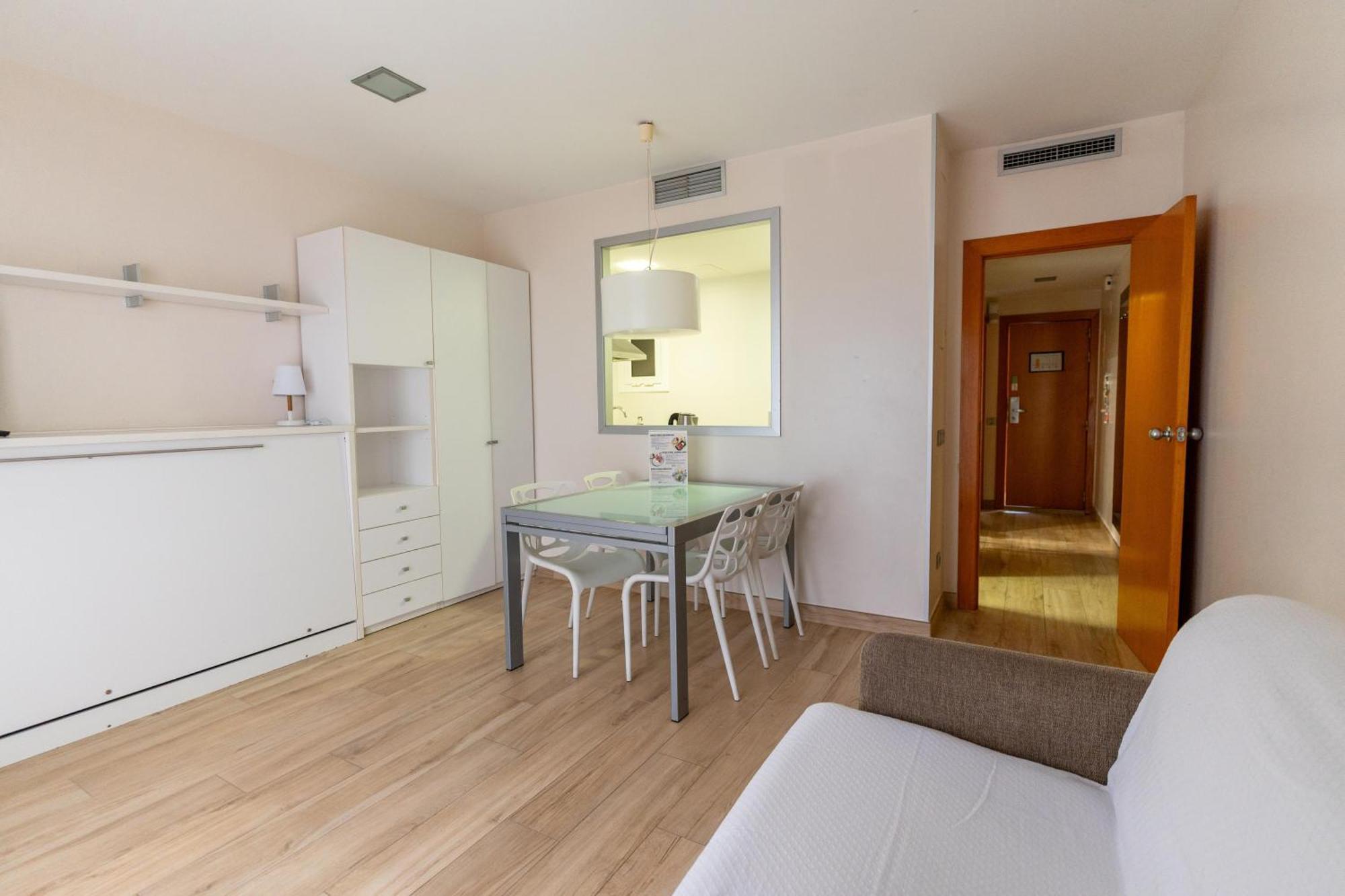 Aparthotel Solifemar Castelldefels